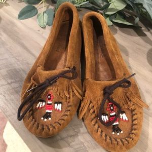 Minnetonka Thunderbird Moccasins - Size 8.5